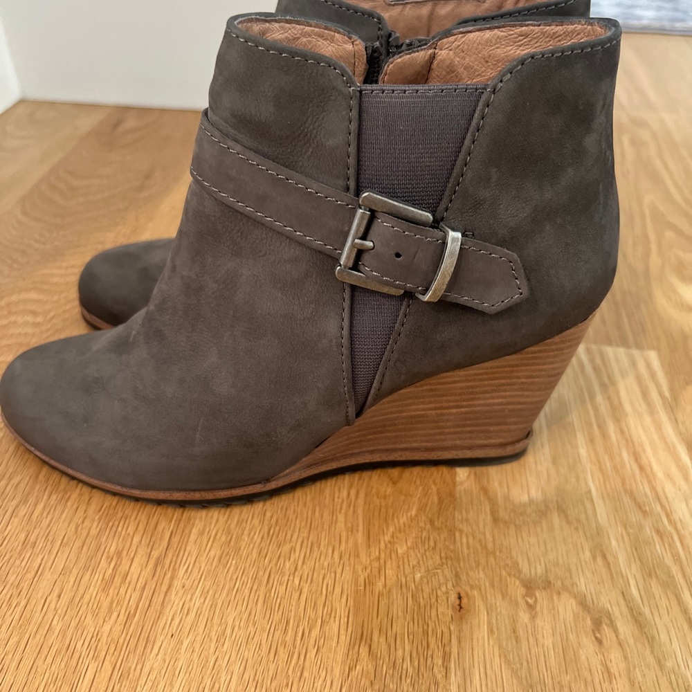 Women's Gray Wedge Ankle Boots 9.5 - Picture 2 of 7